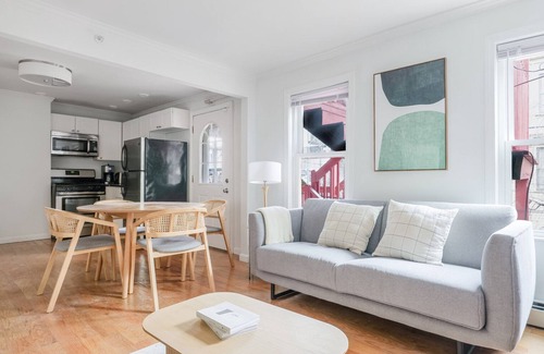 South Boston Apartment | Blueground | S. Boston, w/d, balcony, nr ICA