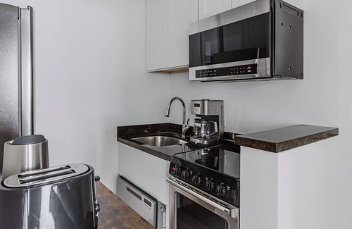 Lincoln Square Apartment | Blueground | Upper West Side, fitness center, nr Central Park