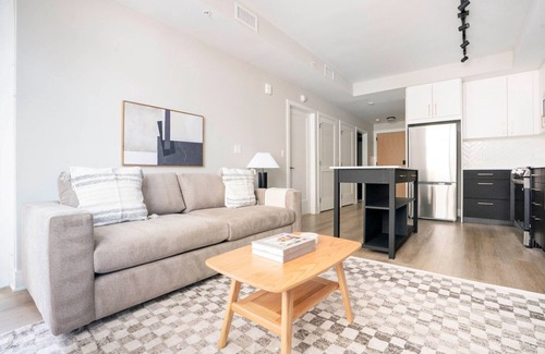 Woodmont Triangle Apartment | Blueground | Woodmont Triangle, pool, nr Rock Creek Park