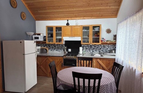 Central Kootenay Cabin | Bluenose Guest Cabin on Kootenay Lake, BC