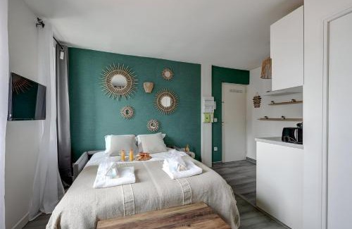 Bagnolet Apartment | Bluestay 203 - Charming Studio