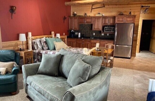 Peterson House | Bluff Country Retreat - Bunk House - near Lanesboro & the Root River Bike Trail