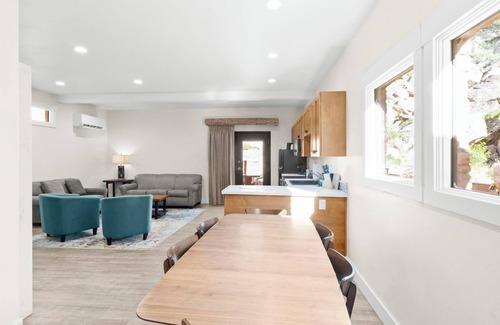 Bluff Hotel | Bluff Dwellings Resort