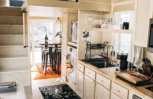 Chatham House | BLUSH: Boutique TINY home*private spa*walk to town