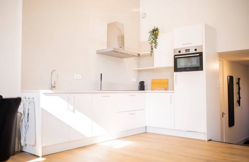 De Bilt Apartment | Blushing 2 Bed Serviced Apartment 92m2 -ESS38B (-