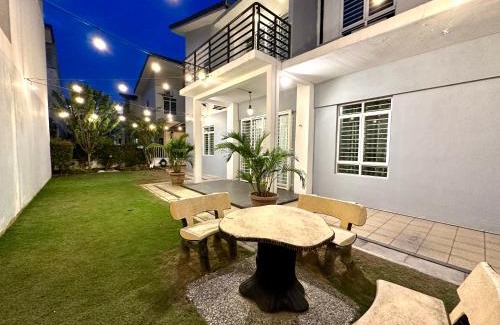 Rawang House | BNB Casa Grande at Rawang - spacious, 15 pax and WiFi