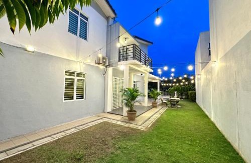 Rawang House | BNB Casa Grande at Rawang - spacious, 15 pax and WiFi