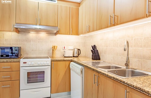 Dubai Marina Apartment | bnbme | Anbar Tower | 2 BDR