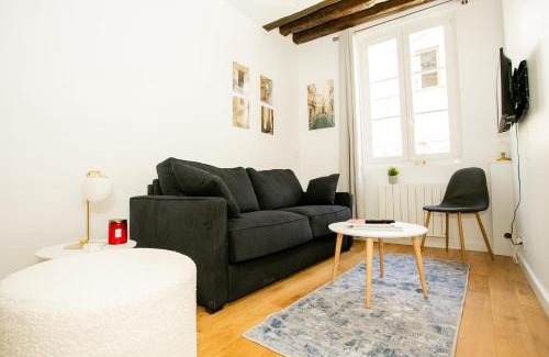 Les Iles Apartment | BnBNova - Île Saint-Louis & Pont de la Tournelle