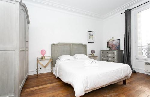 Notre-Dame-des-Champs Apartment | BnBNova - 2BR - Le Bon Marche & St Germain