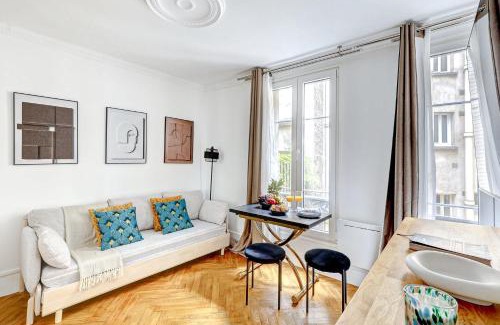 Notre-Dame-des-Champs Apartment | BnBNova - Jardin du Luxembourg - Le Bon Marché