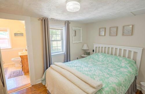 Red Mill Pond House | BnBs Dog Friendly Cottage
