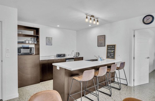 Luggate House | Bnew 1br Minimalist Style Unit