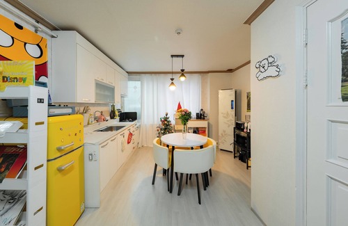 Seo-gu Apartment | Board games, Cosplay, Nintendo, Beam Projector, Netflix, Ball Pool, Comic Book