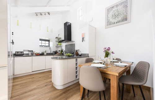 Liskeard Cottage | Boasting idyllic views across countryside vistas, Blackberry Barn provides a relaxing space for you