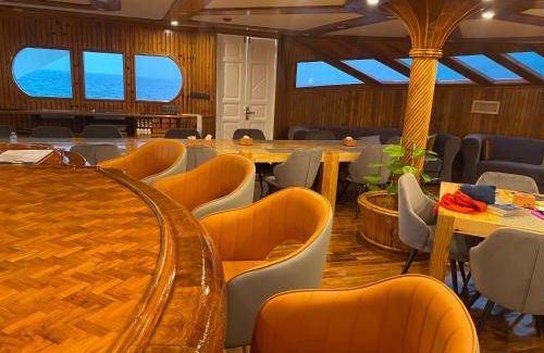 Farukolhufushi Island Boat Rental | Boat ∙ 1 bedroom ∙ 20 guests