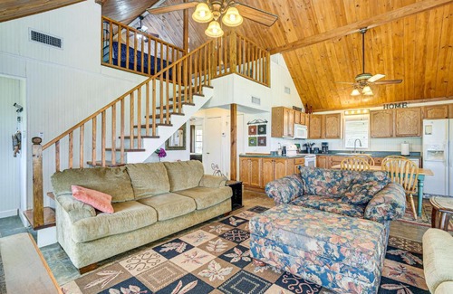 Negreet House | Boat and Swim Lakefront Toledo Bend Retreat!