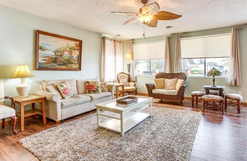 Farwell House | Boat Dock and Lake Access Farwell Home with Balcony!