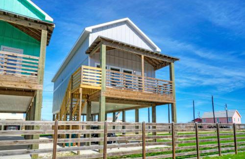 Flour Bluff House | Boat Dock Pool Private Fishing Village Roseate Spoonbill by AvantStay