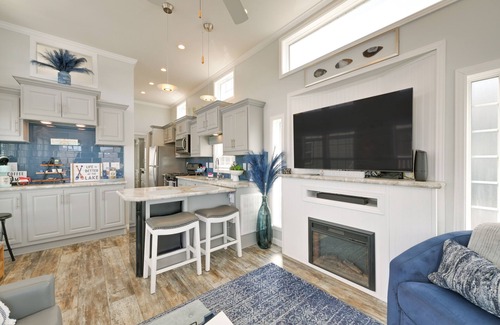 Sherrills Ford Cottage | Boat & Fish: Waterfront Gem in Sherrills Ford!