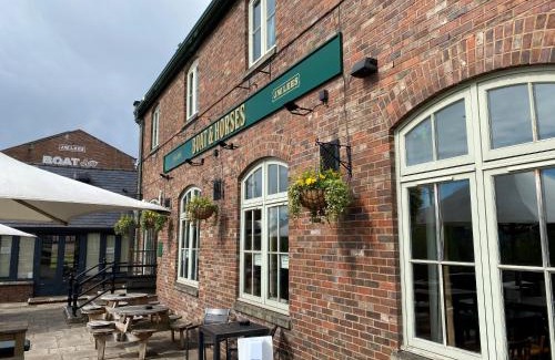 Oldham Hotel | Boat & Horses Inn