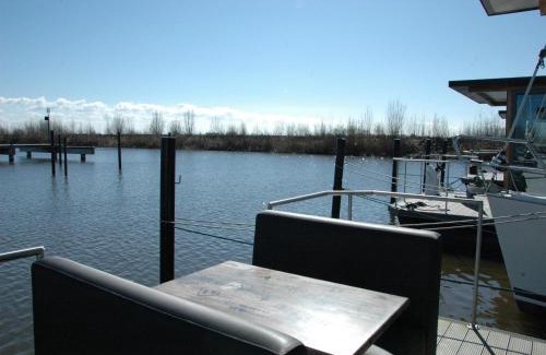Volendam Boat Rental | Boat in Volendam near Marina Museum