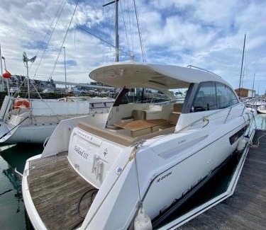 Charente-Maritime Boat Rental | BOAT PARADISE LA ROCHELLE - Leader 10
