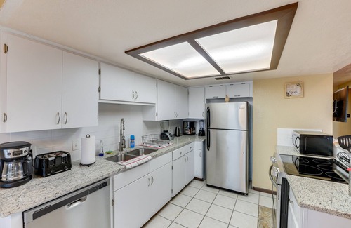 Corpus Christi Condo | Boat Slip Access: North Padre Island Condo!