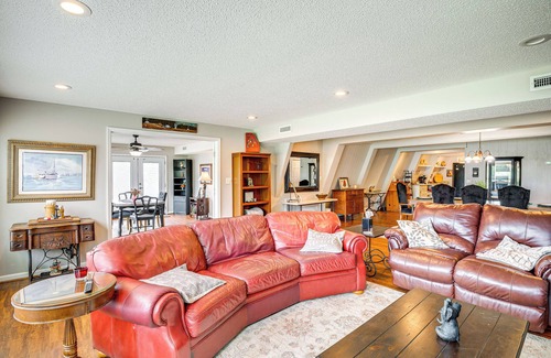 Fackler House | Boat & Swim: Lake Guntersville Family Home