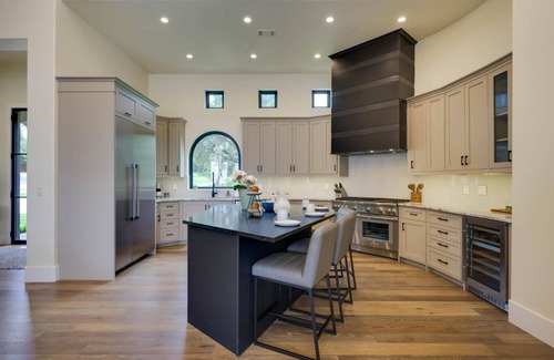 Horseshoe Bay West House | Boaters and Golfers Dream Luxury Lakeside Villa