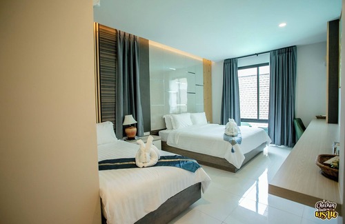 Nakhon Chai Si Resort | Boathouse Boutique Riverside