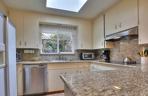 Pacific Grove House | Boathouse - Pacific Grove House - Walk to the Water