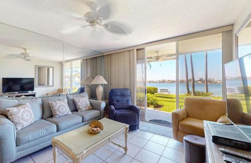 St. Petersburg Apartment | Boca Ciega Bay Resort #114