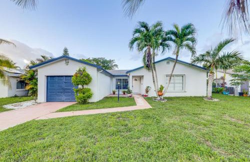 Sandalfoot Cove House | Boca Raton Home Outdoor Kitchen, By Golf Courses