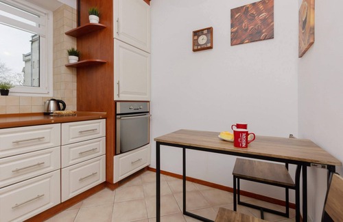 Gorce Apartment | Bogatyńska 8 | Spacious Apartment | Desk