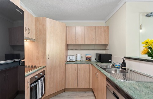 New Farm Apartment | Boho Beauty ~ 2 Bed/2bath/1 Car ~ New Farm
