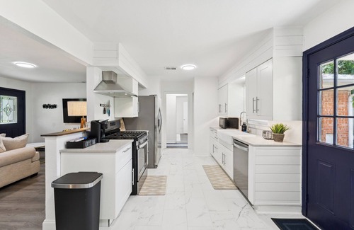 Farmers Branch House | Boho Bungalow near DFW Airport