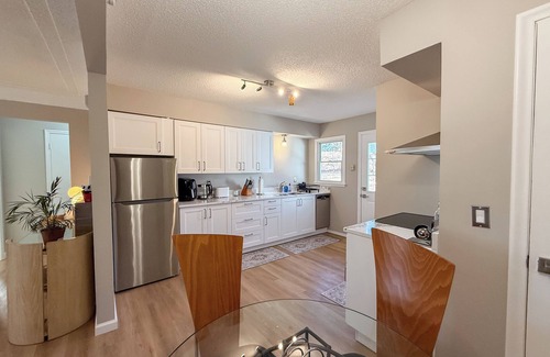 Burnsville House | Boho chic 2BR home, centrally located, close to airport, MOA