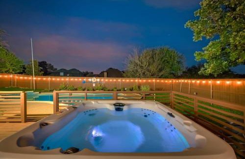 North Richland Hills House | Boho Chic Home w Backyard Paradise - Pool + Grill