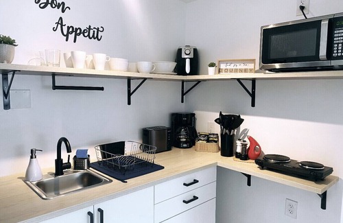 El Portal Apartment | Boho Chic Studio - 15 Minutes to South Beach