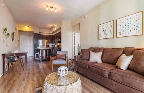 Carver City - Lincoln Gardens Apartment | ☀️Boho Escape☀️ 2/2 Dual King Heated Saltwater Pool