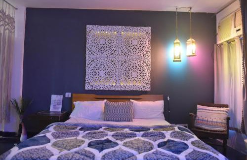 Hauz Khas Village Apartment | BOHO House, Hosted by Gypsy Cafe