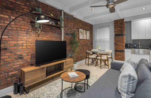 Nolita Apartment | Bold NYC Stay in Fashionable Nolita