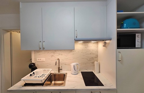 Siska District Apartment | Bolero B Tour As/Modern and comfortable studio with WiFi and AC in Ljubljana