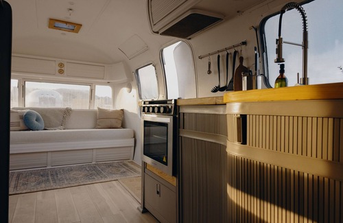 Fremont County Apartment | Bonaire Airstream - Soaking Included