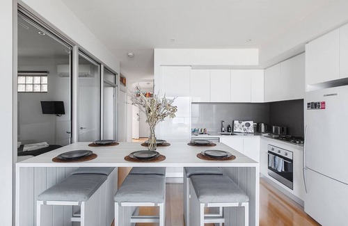 Bonbeach Apartment | Bonbeach Bliss Contemporary Waterfront Living