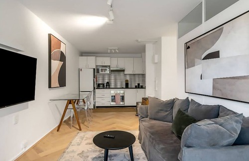 Bondi Junction Apartment | Bondi Beach Stay! Amazing pool!