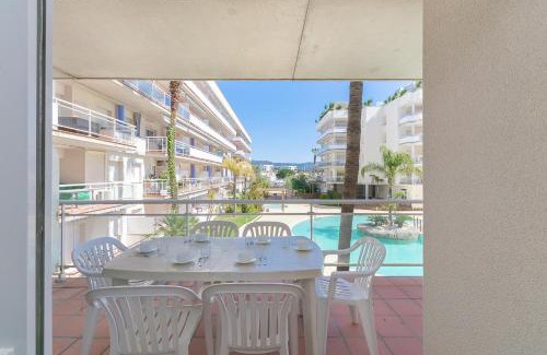 Santa Margarida Apartment | Bonito aparatamento con vistas a la piscina AV-70