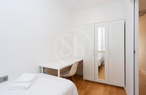 El Camp de l'Arpa del Clot Apartment | Bonito Apartamento con vistas a la Sagrada Familia