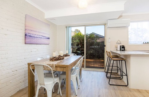 Culburra Beach Apartment | Bonnie's Bliss - 10 Mins Walk to Beach
